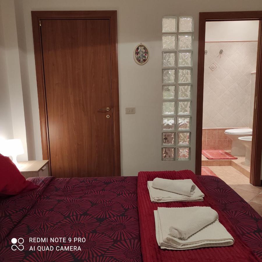 Centro Roma Metro Rebibbia Hotel ภายนอก รูปภาพ